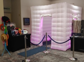 Deluxe Photo Booth 
